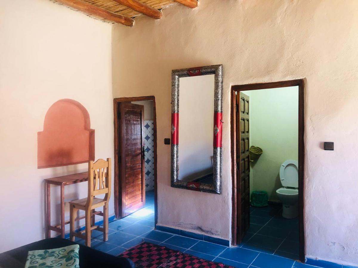 Riad Hotel Les Flamants メルズーガ エクステリア 写真