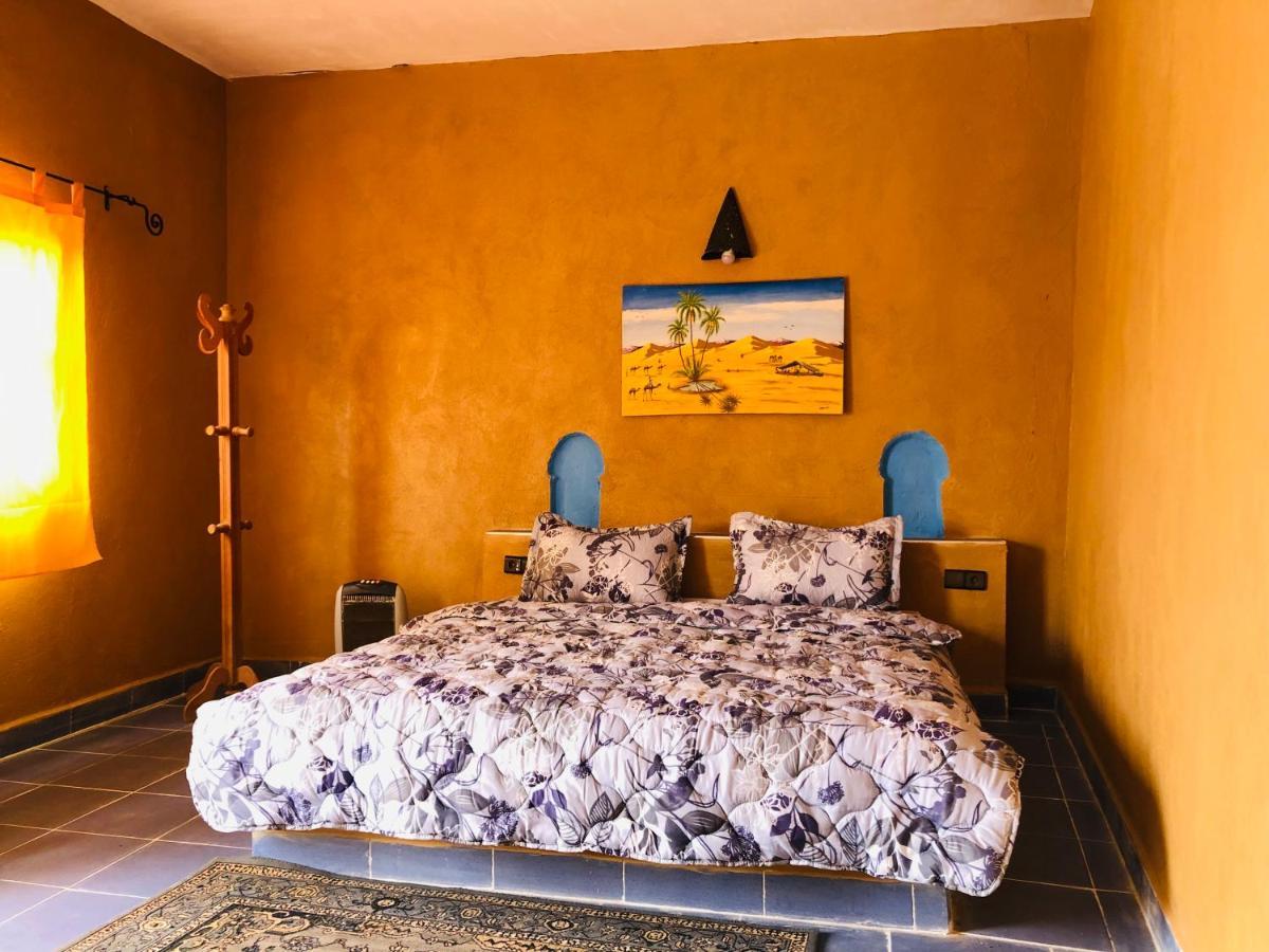 Riad Hotel Les Flamants メルズーガ エクステリア 写真