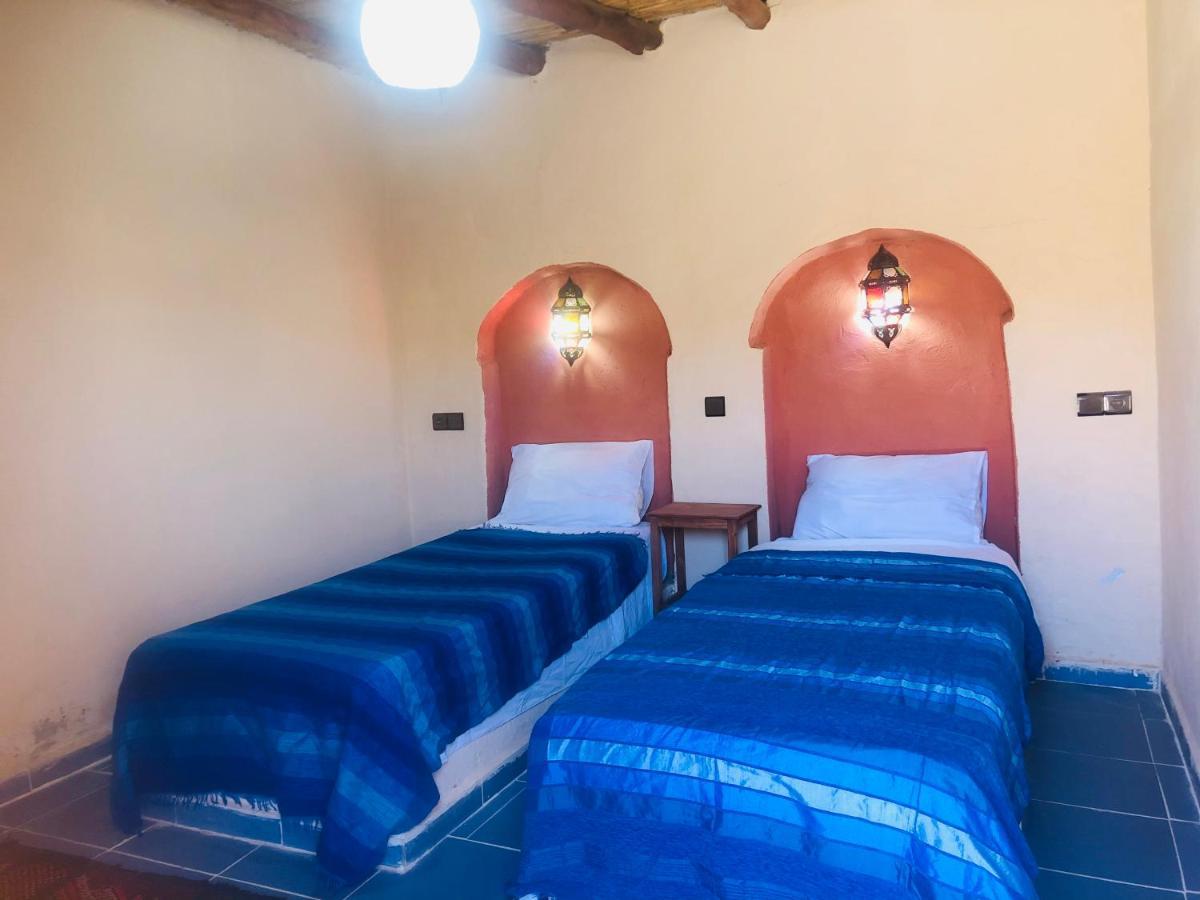 Riad Hotel Les Flamants メルズーガ エクステリア 写真