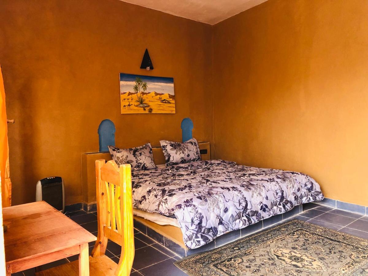 Riad Hotel Les Flamants メルズーガ エクステリア 写真