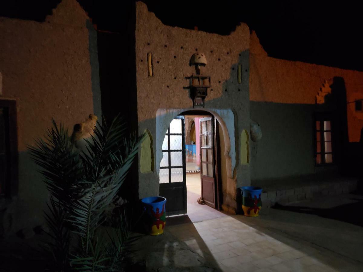Riad Hotel Les Flamants メルズーガ エクステリア 写真